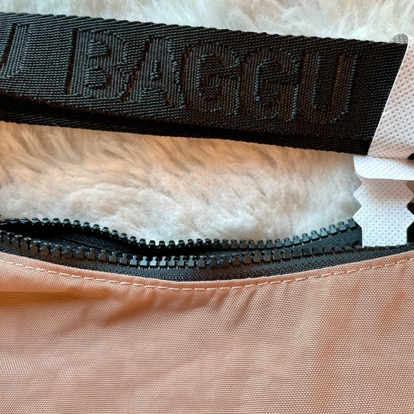 🍂🍁🎃BAGGU Small Crescent Bag in Cocoa with Black Strap 🎃🍁🍂 - Picture 7 of 7